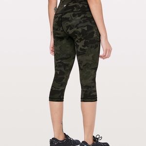 Lululemon Wunder Under CAMO 1/2 Tight, Size 6 BNWT